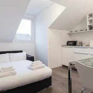 Italianway - Corso 9 , Milano Italia